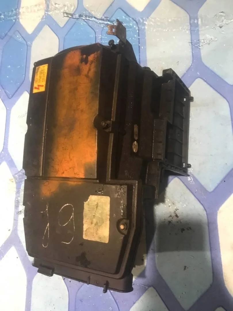 Корпус воздушного фильтра Mercedes 2000-2006 W203