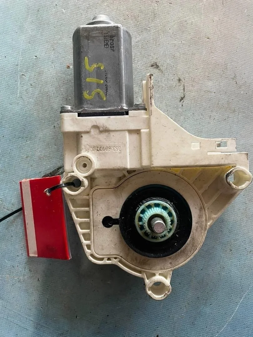 Моторчик стеклоподъемника задний левый Land Rover Discovery 3 2004-2009