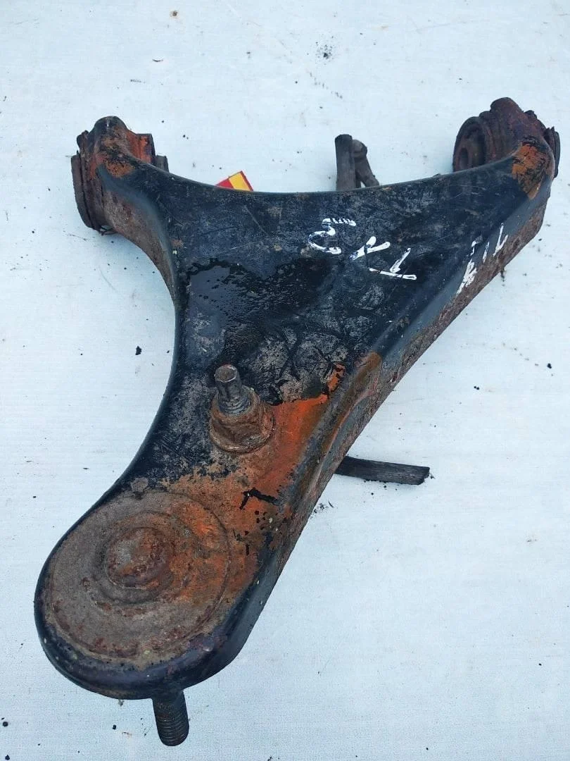 Рычаг передний верхний левый Land Rover Discovery 3 2004-2009