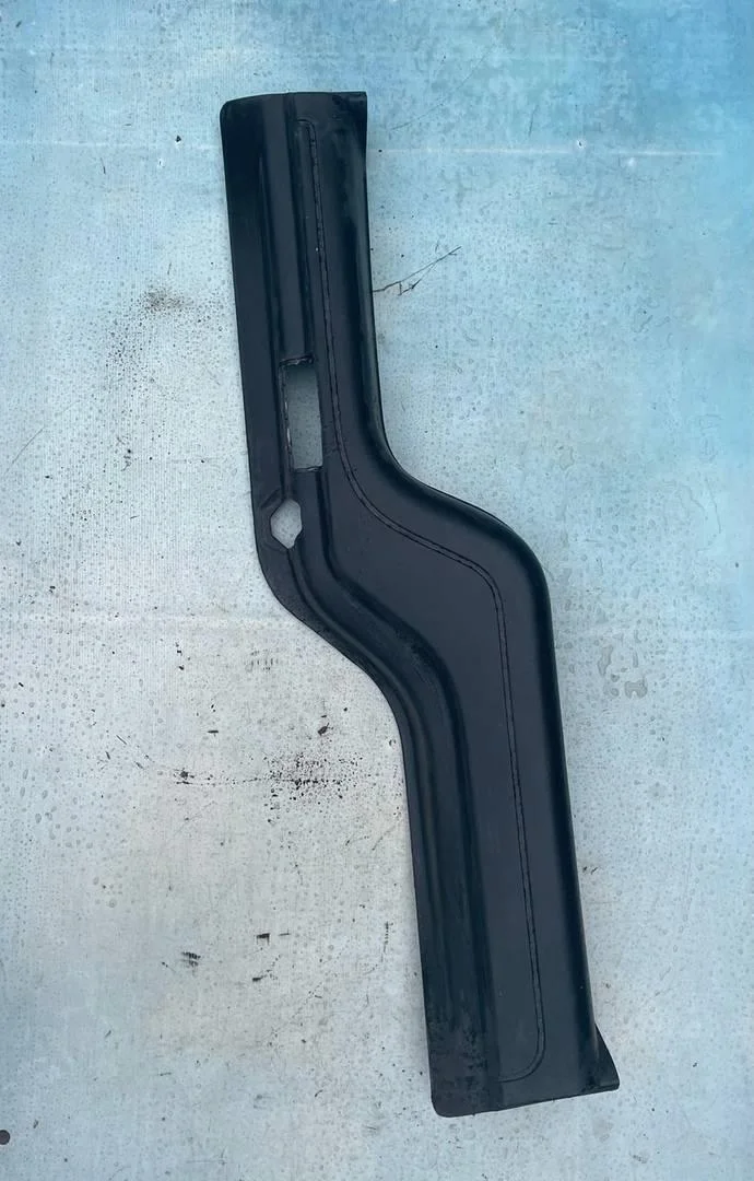 Обшивка крышки багажника Land Rover Discovery 3 2004-2009