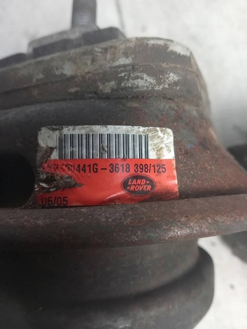 Опора двигателя Land Rover Discovery 3 2004-2009