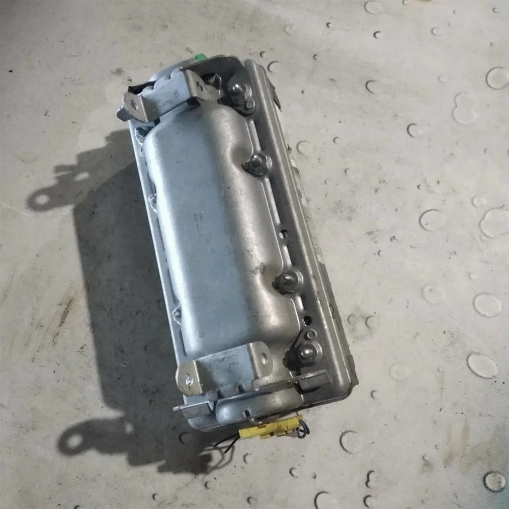 Подушка безопасности пассажира в торпедо Mercedes 2002-2009 W211