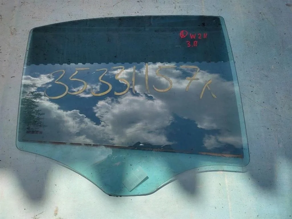 Стекло двери задней правой Mercedes 2002-2009 W211