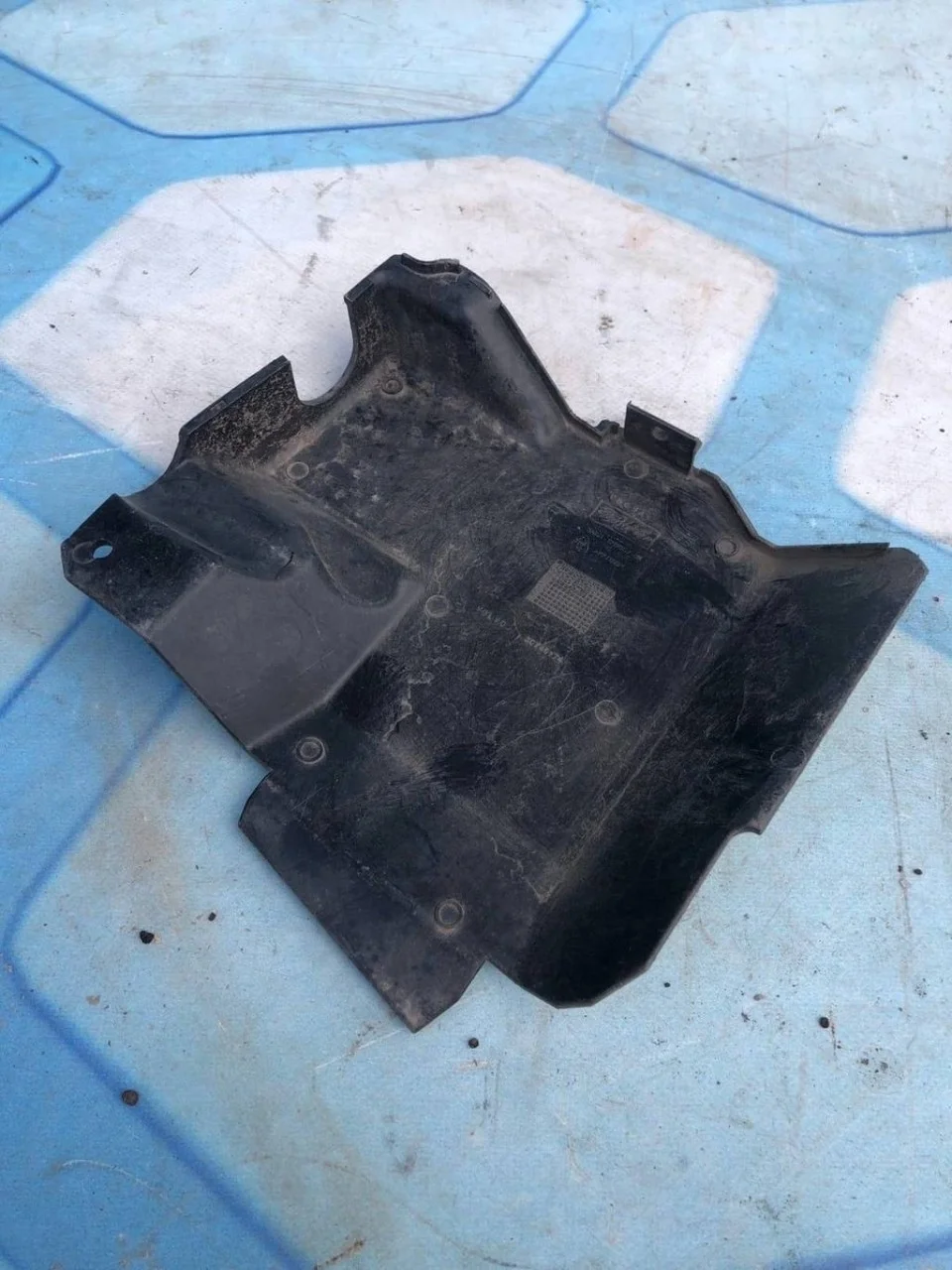 Крышка блока управления двигателем Ford Focus 2 2005-2008