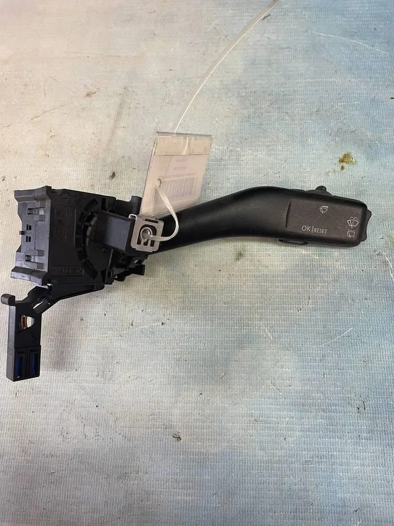Подрулевой переключатель правый VW Golf 2003-2009