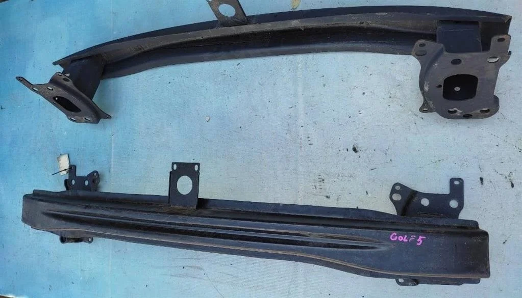 Усилитель бампера переднего VW Golf 2003-2009