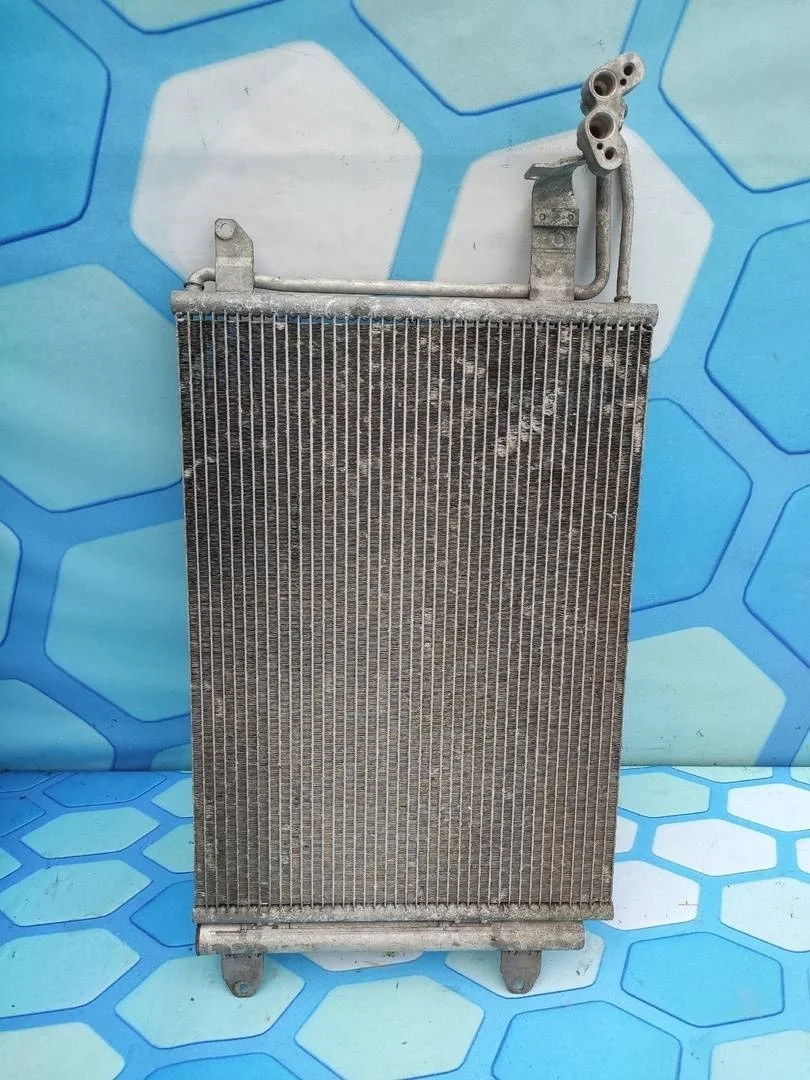 Радиатор кондиционера VW Golf 2003-2009