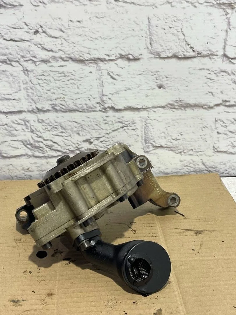 Масляный насос VW Golf 2003-2009