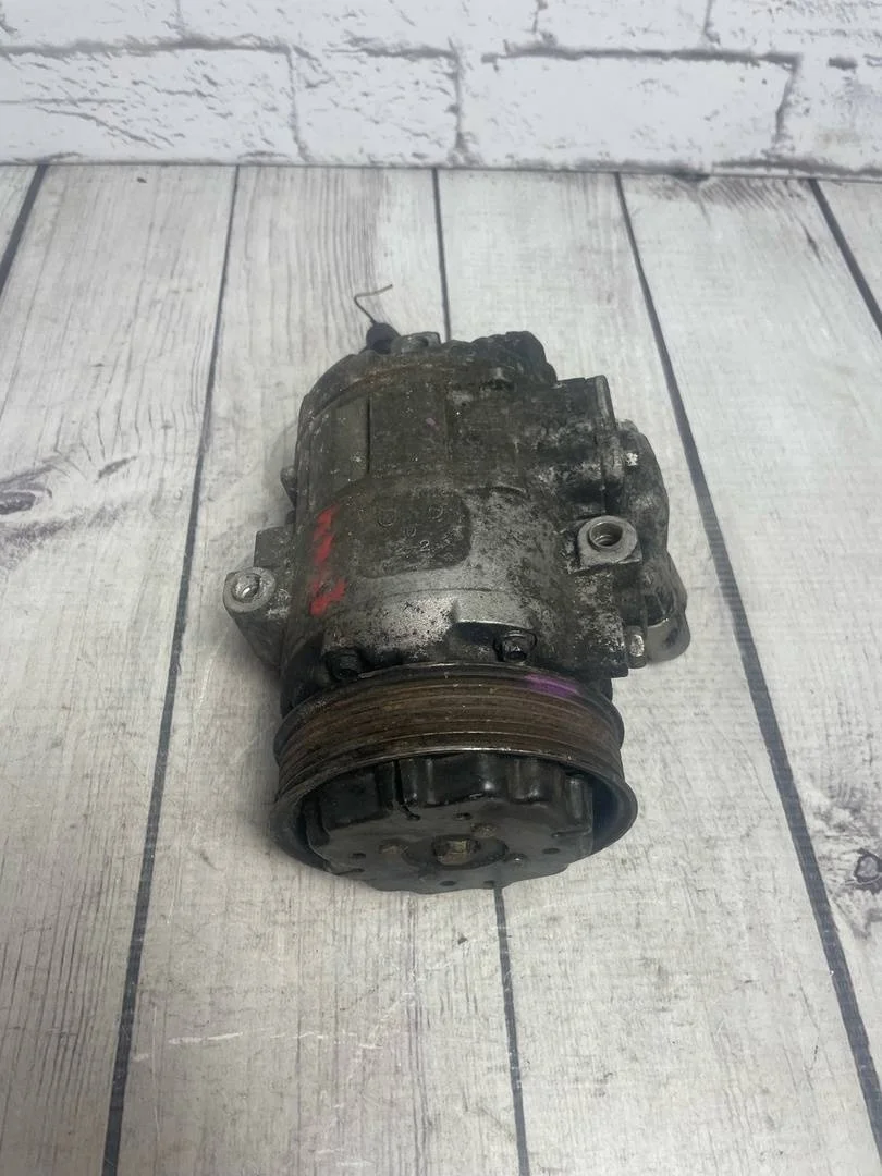 Компрессор кондиционера VW Golf 2003-2009