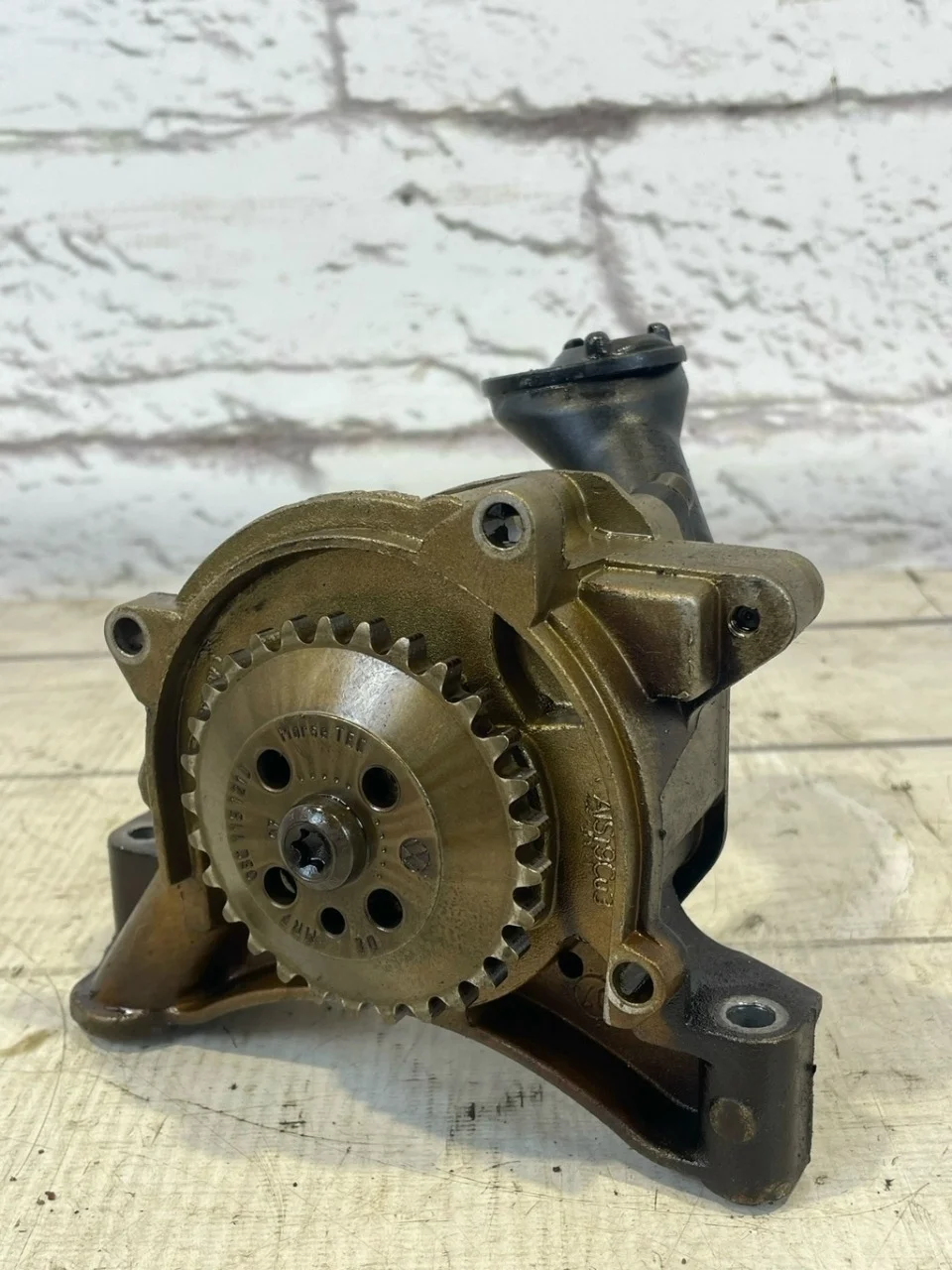 Масляный насос VW Golf 2003-2009