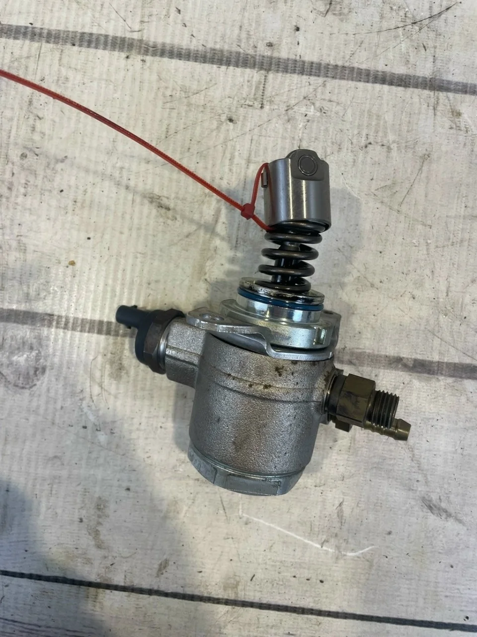 Насос топливный высокого давления VW Golf 5 Plus 2005-2014