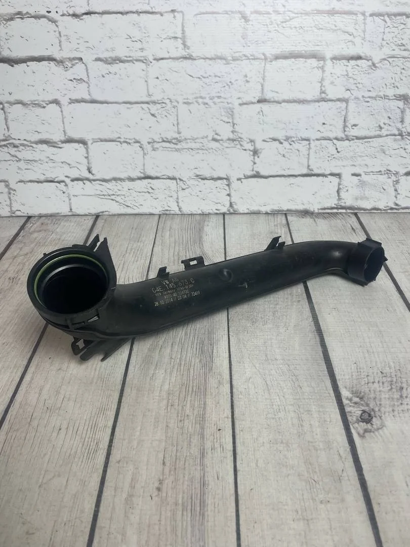 Патрубок интеркулера VW Golf 7 2012-2017