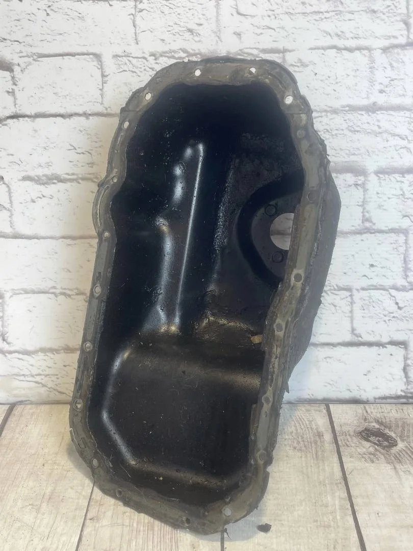 Поддон масляный двигателя VW Jetta 2011-..