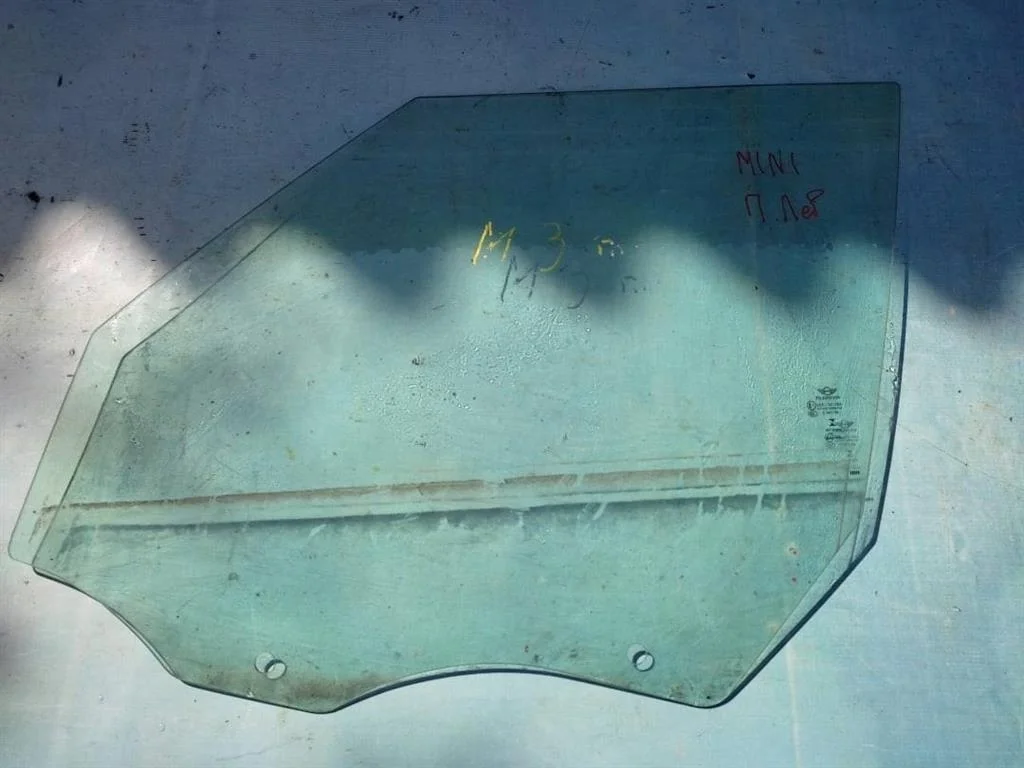 Стекло двери передней левой MINI Countryman 2010-2016 R60