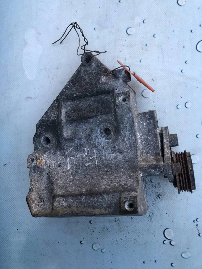 Кронштейн компрессора климата VW Passat 1996-2000 B5
