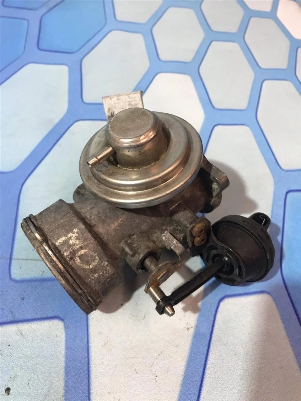 Клапан системы циркуляции ог VW Passat 2001-2005 B5+