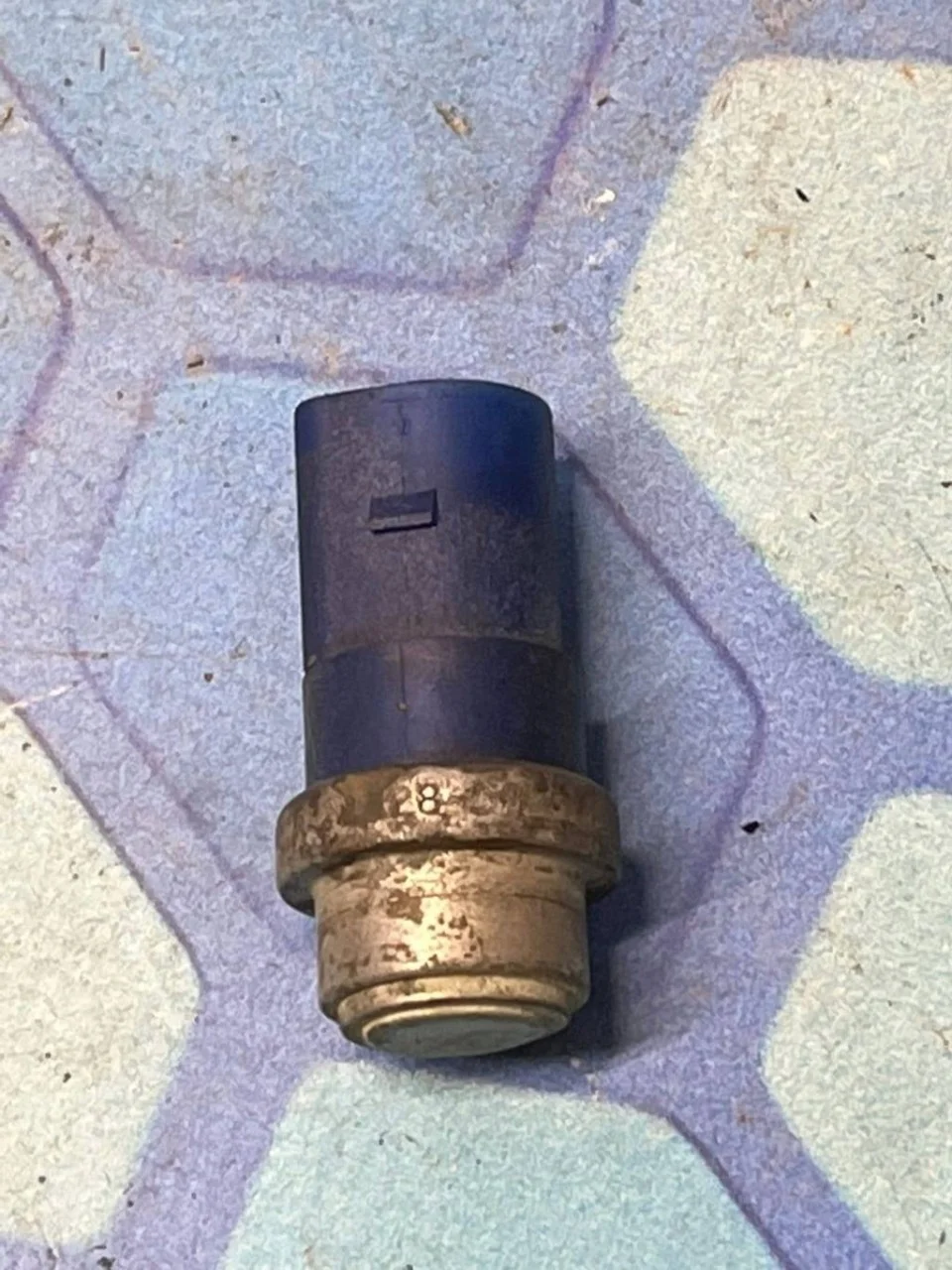 Датчик включения вентилятора VW Passat 2001-2005 B5+