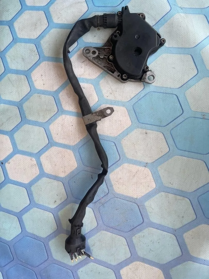 Датчик переключения передач VW Passat 2001-2005 B5+