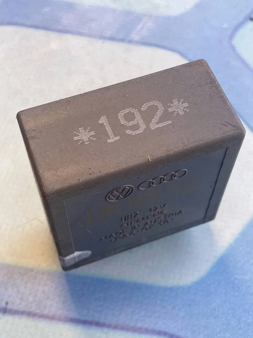 Реле стеклоочистителей VW Passat 2001-2005 B5+