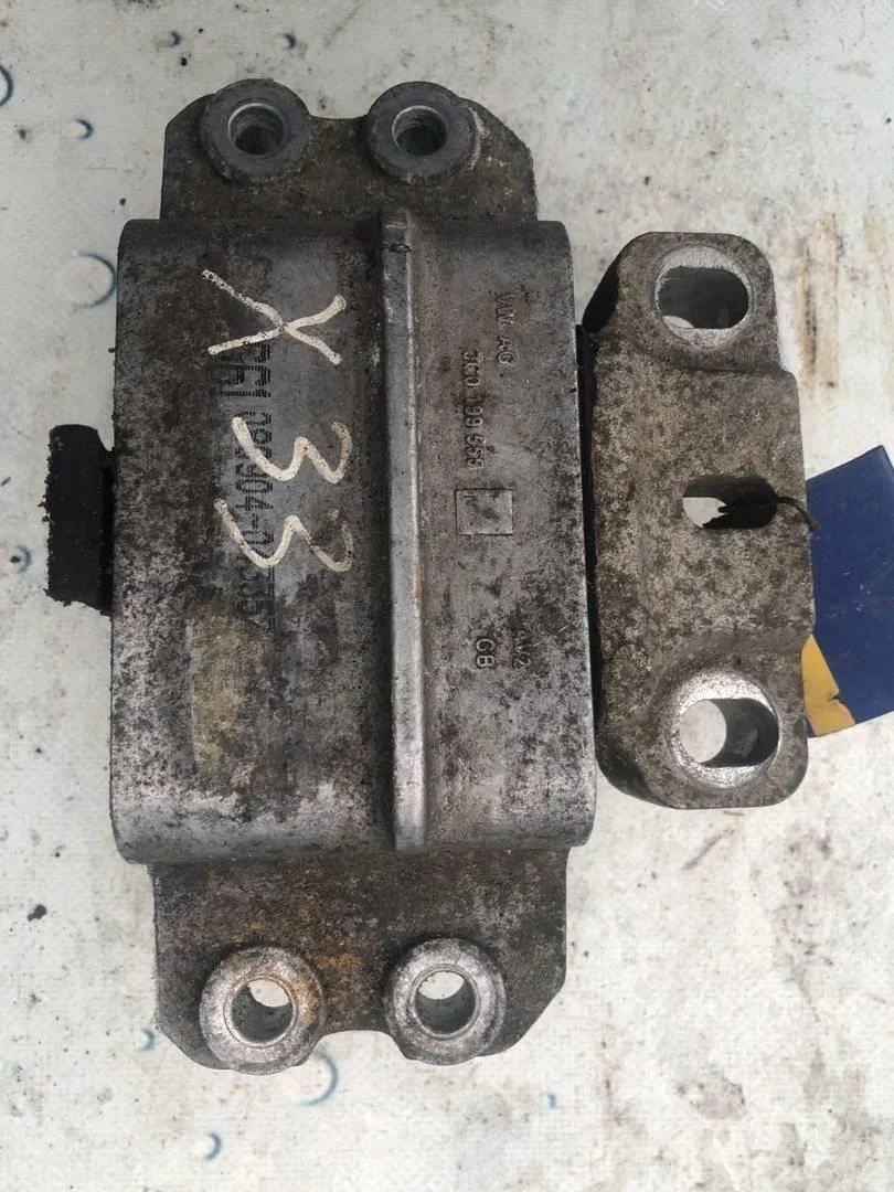 Опора двигателя верхняя VW Passat 2005-2010 B6