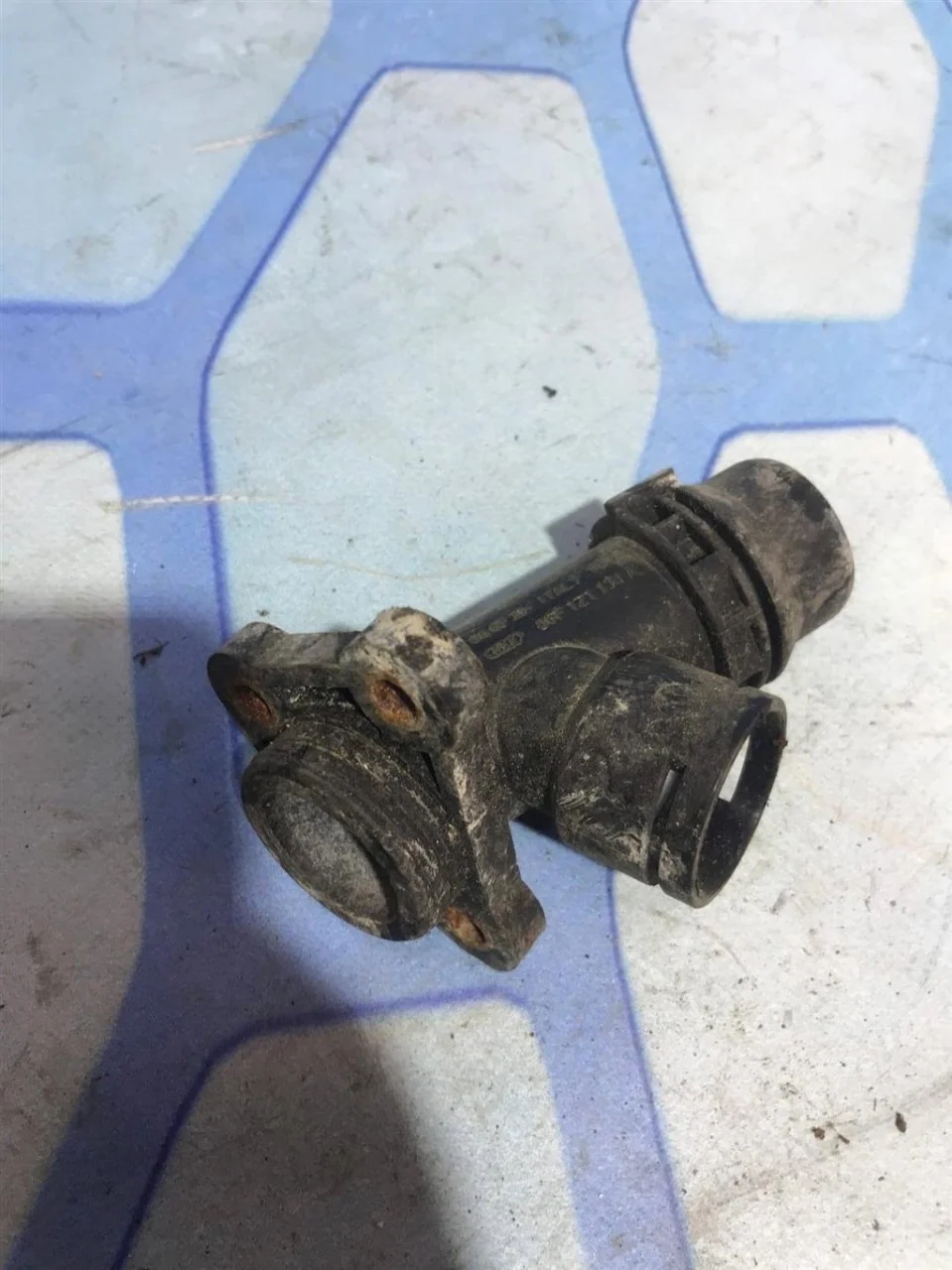 Фланец тройник VW Passat 2005-2010 B6