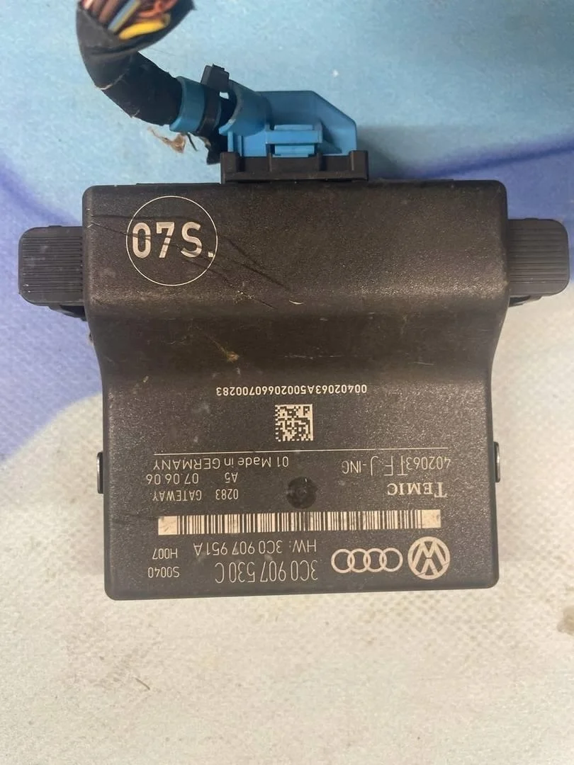 Диагностический интерфейс шин данных VW Passat 2005-2010 B6