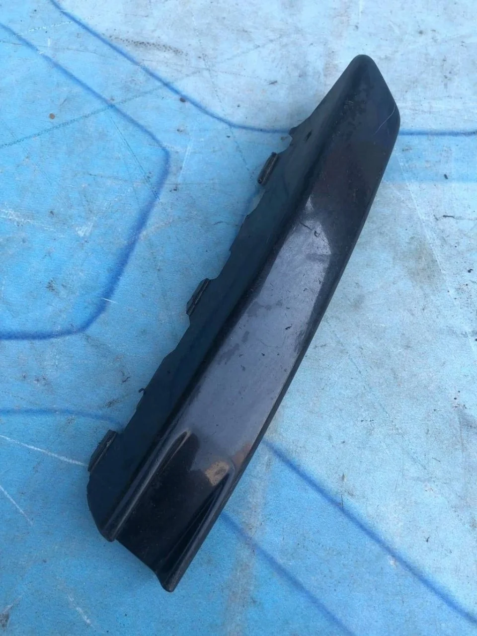 Молдинг бампера переднего левый VW Passat 2005-2010 B6