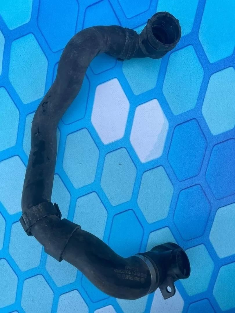 Патрубок охлаждения VW Passat 2005-2010 B6