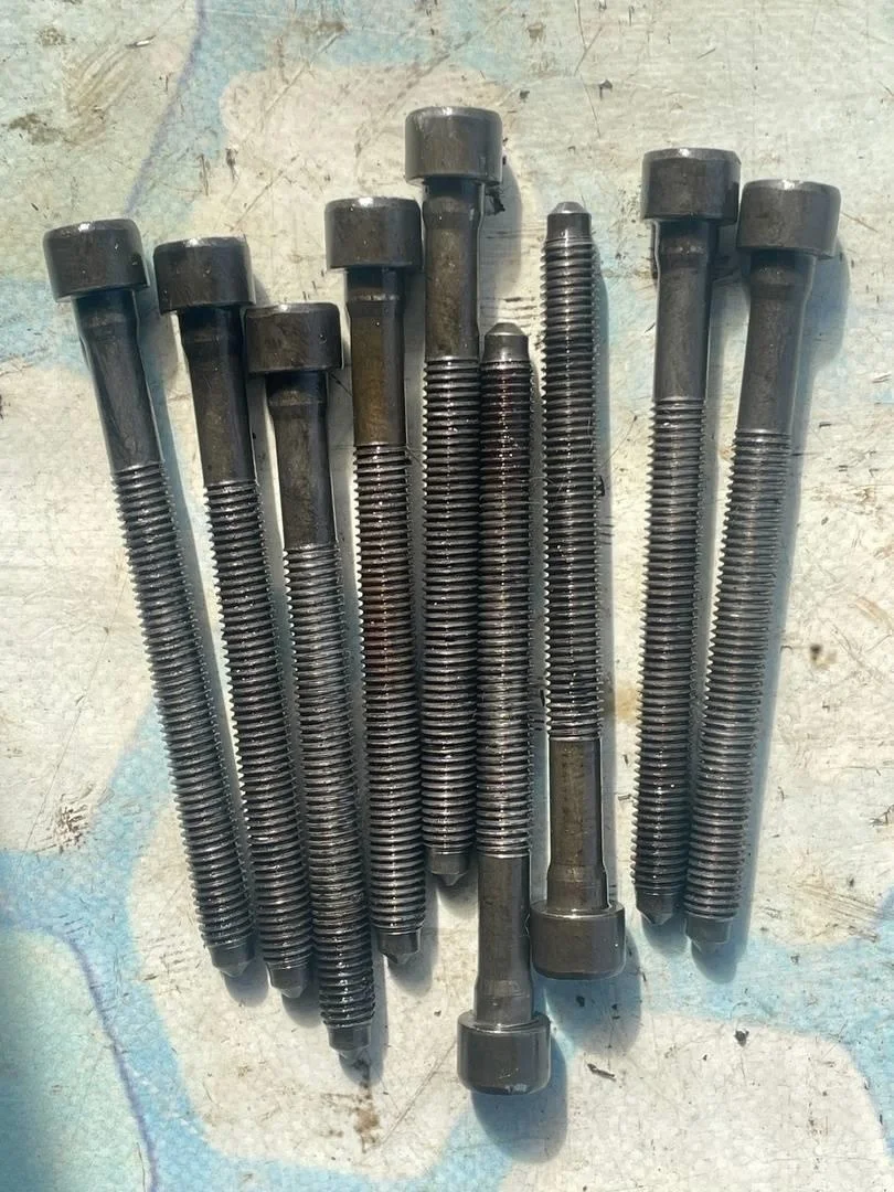 Болт гбц VW Passat 2005-2010 B6