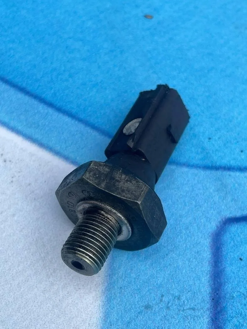 Датчик давления масла VW Passat 2005-2010 B6