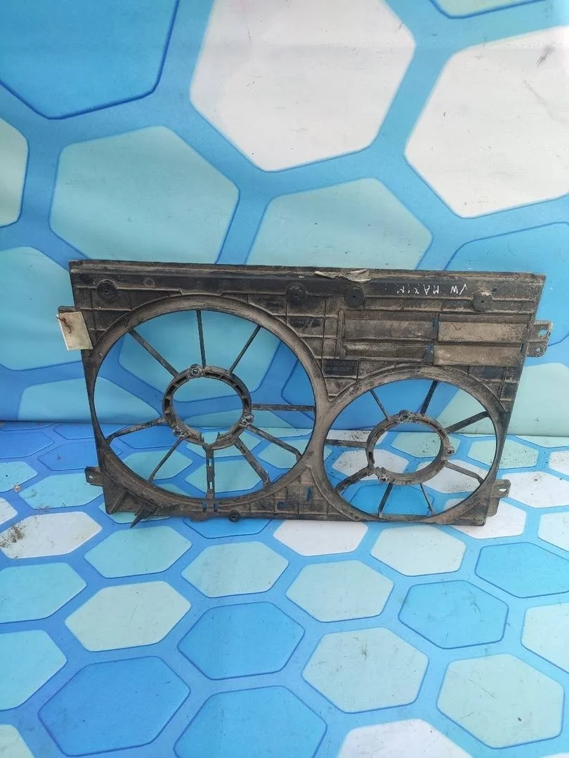 Диффузор вентиялторов пустой VW Passat 2005-2010 B6