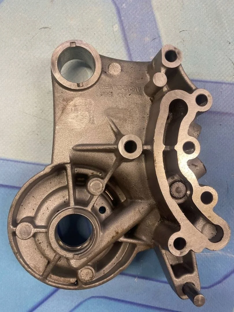 Кронштейн VW Passat 2005-2010 B6