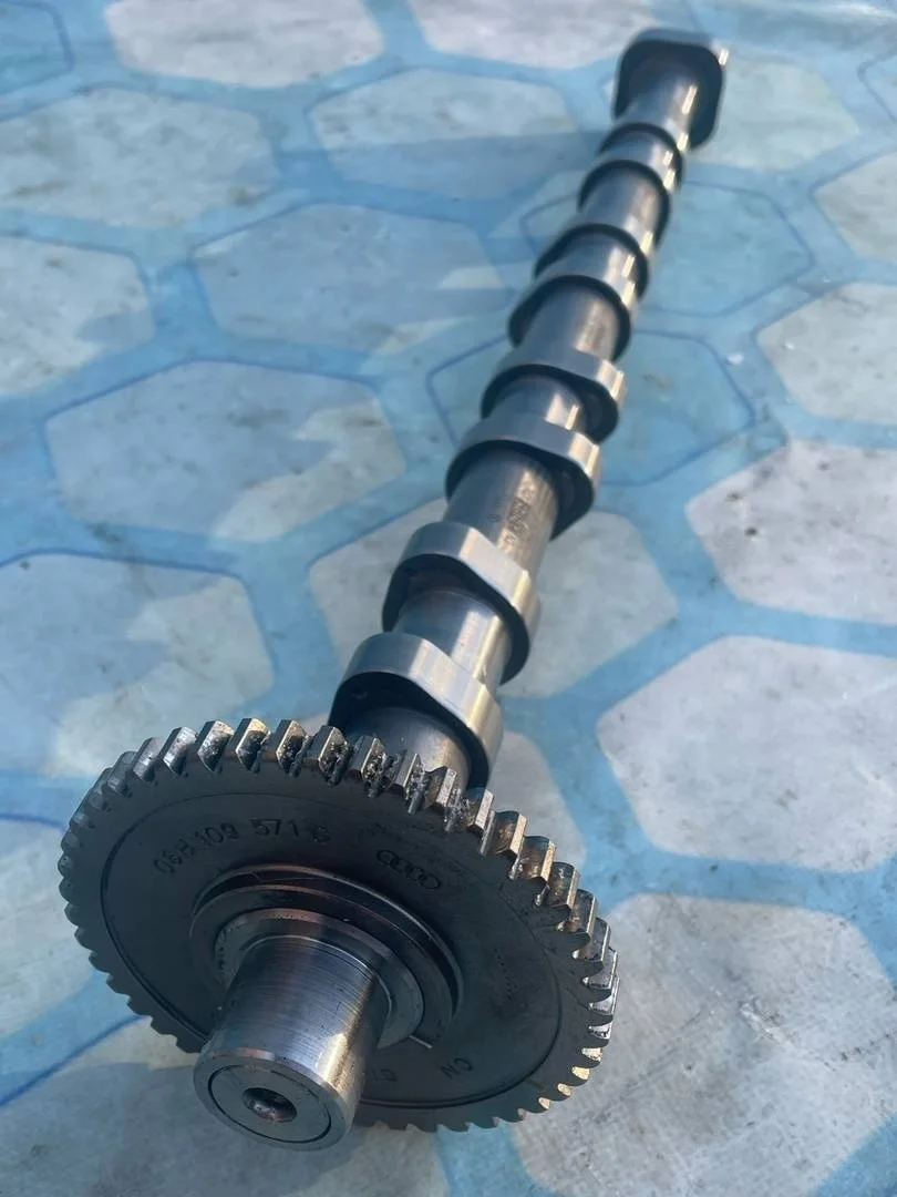 Распредвал выпускной VW Passat 2005-2010 B6