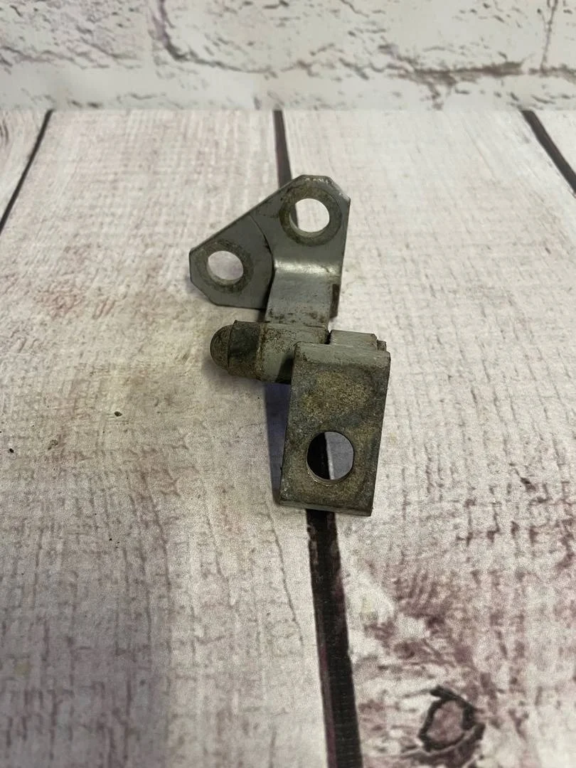 Петля двери верхняя задняя левая VW Passat 2005-2010 B6