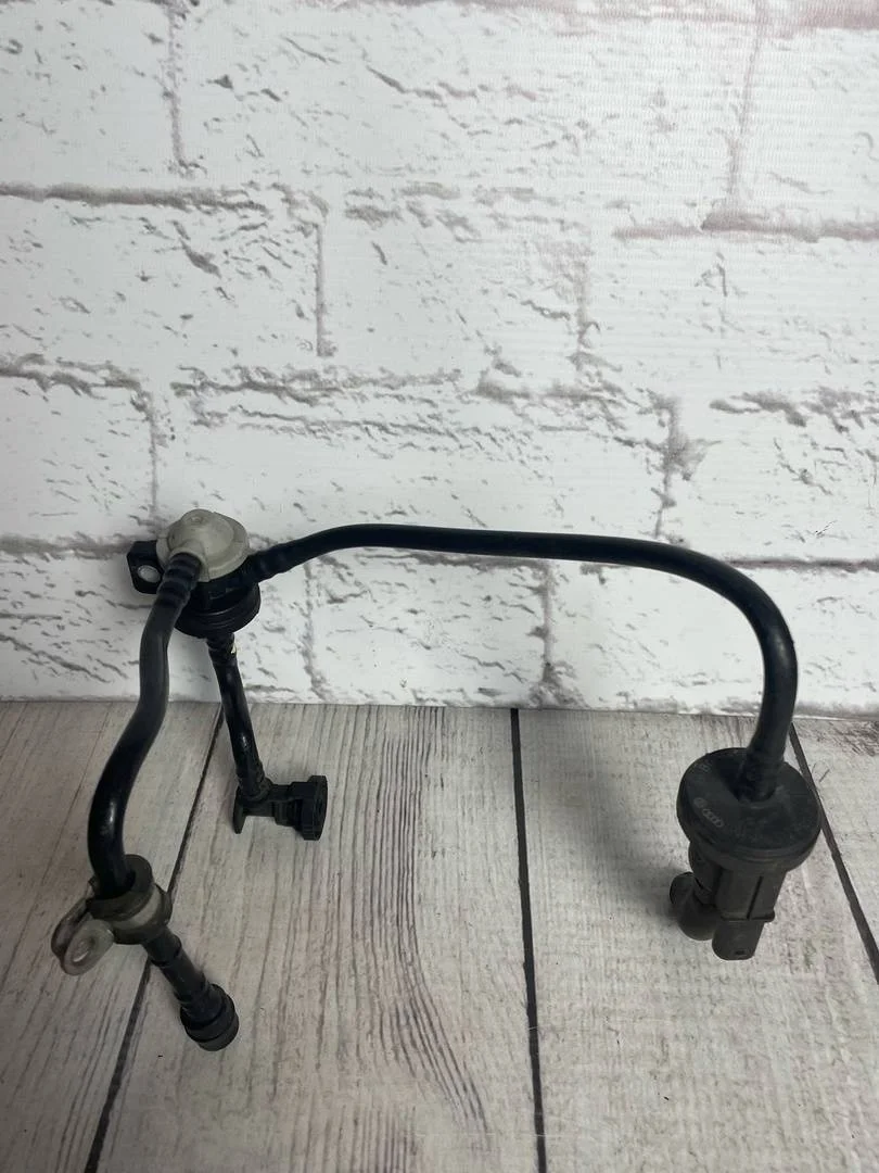 Трубка вентиляции картерных газов VW Passat 2005-2010 B6