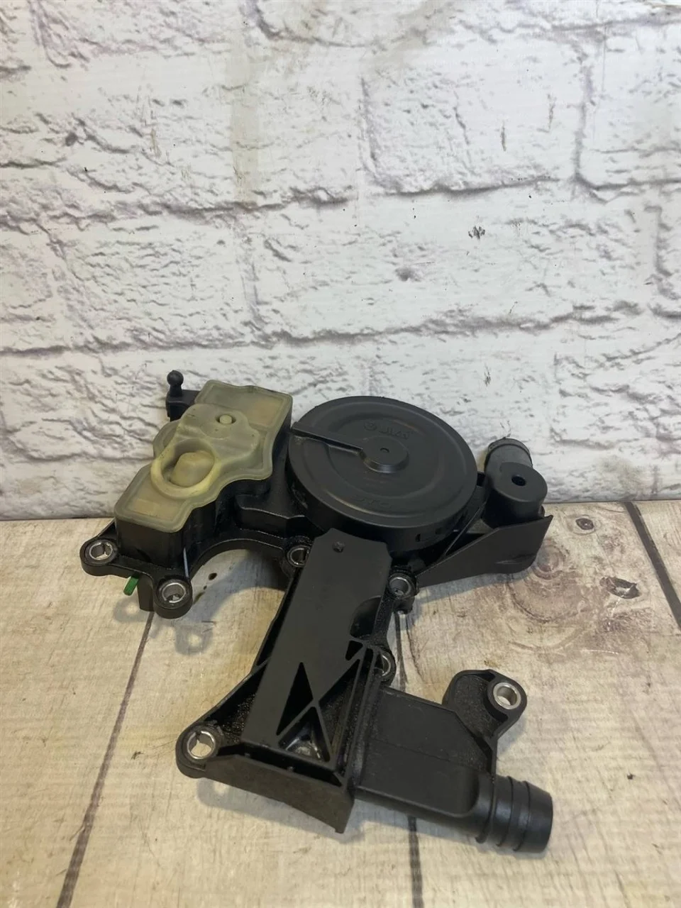 Маслоотделитель VW Passat 2005-2010 B6