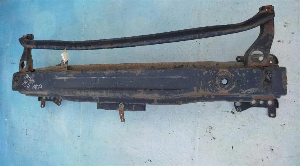 Усилитель бампера переднего VW Passat 2010-2016 B7