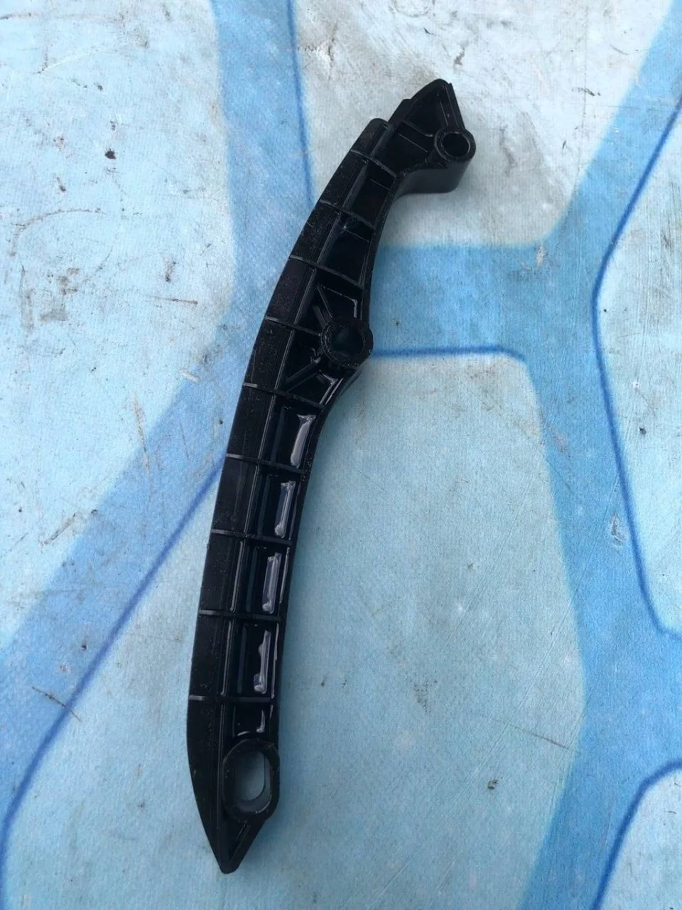 Направляющая цепи грм VW Passat 2010-2016 B7