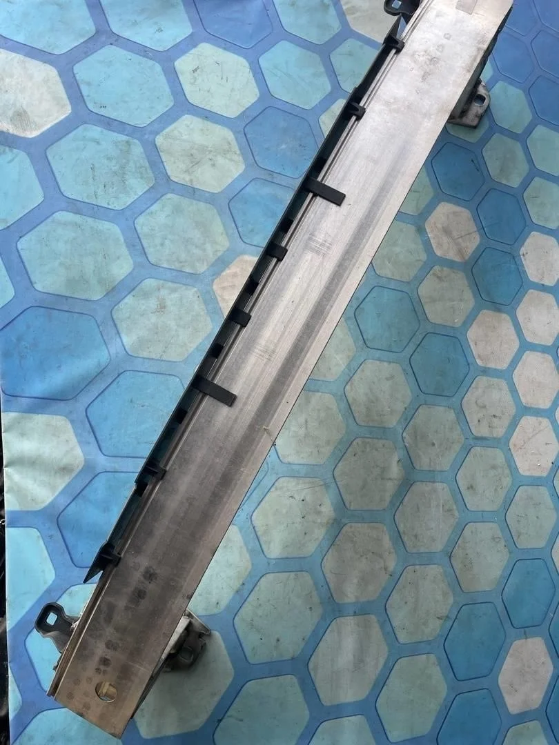 Усилитель бампера переднего Audi Q3 2011-2014 8U