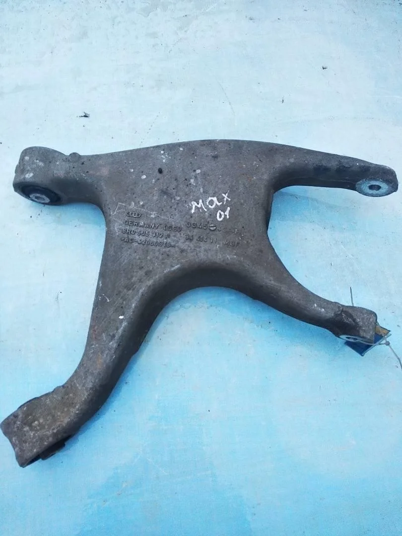 Рычаг задней балки нижний правый Audi Q5 2008-2012 8R