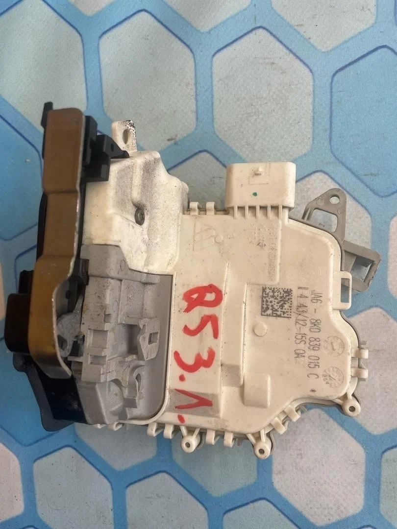 Замок двери задней левой Audi Q5 2008-2012 8R