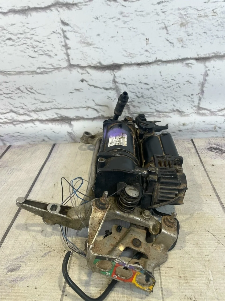 Компрессор пневмоподвески Audi Q7 2005-2015 4L