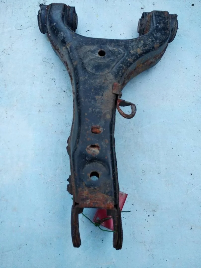 Рычаг задний верхний левый Land Rover Range 3 2005-2010 L322