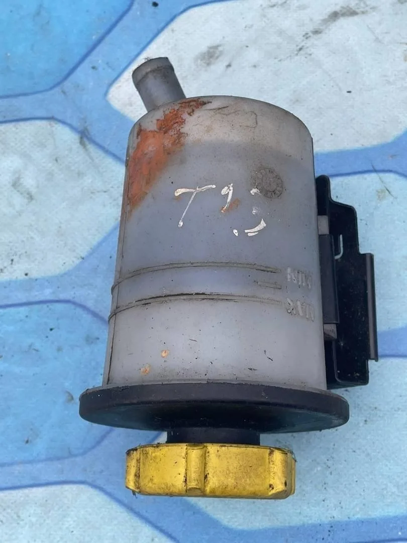 Бачок гидроусилителя Land Rover Range 3 2005-2010 L322