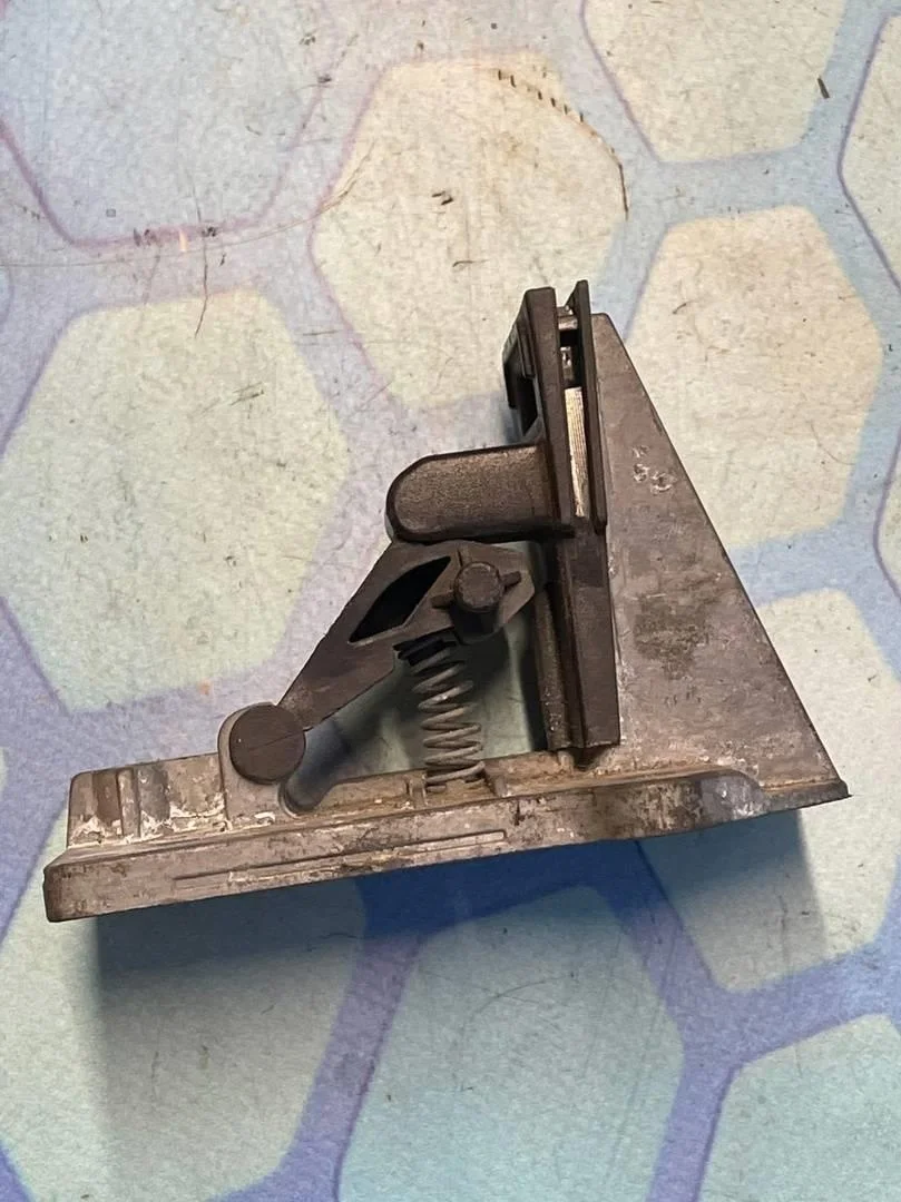 Замок крышки багажника Land Rover Range 3 2005-2010 L322