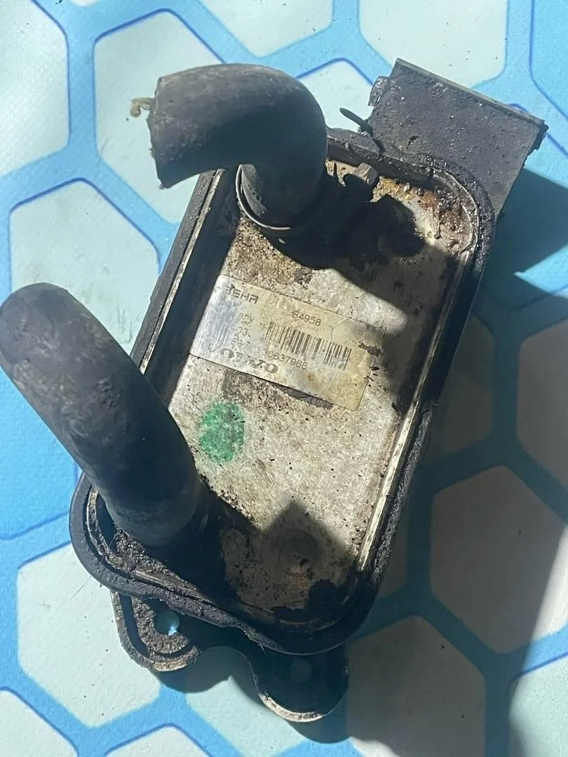 Радиатор масляный Volvo S40 2004-2012