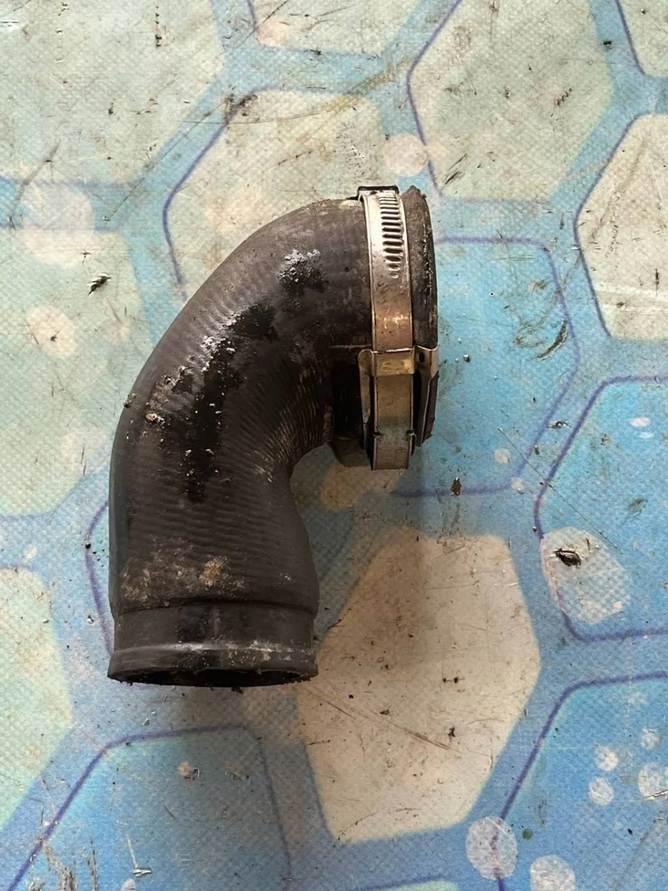 Патрубок интеркулера Seat Alhambra 2010-.в.