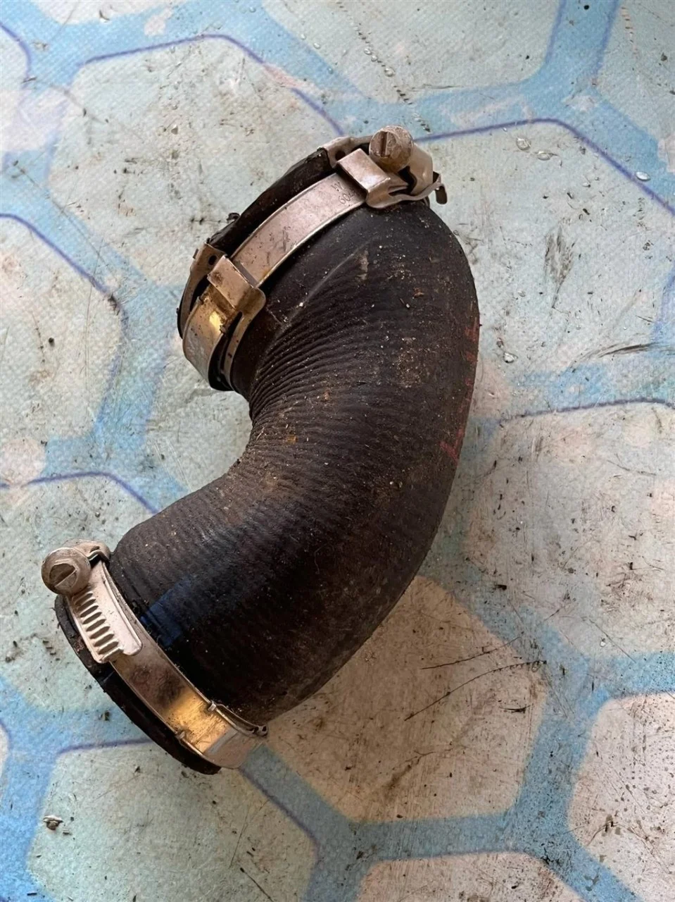 Патрубок интеркулера Seat Alhambra 2010-.в.