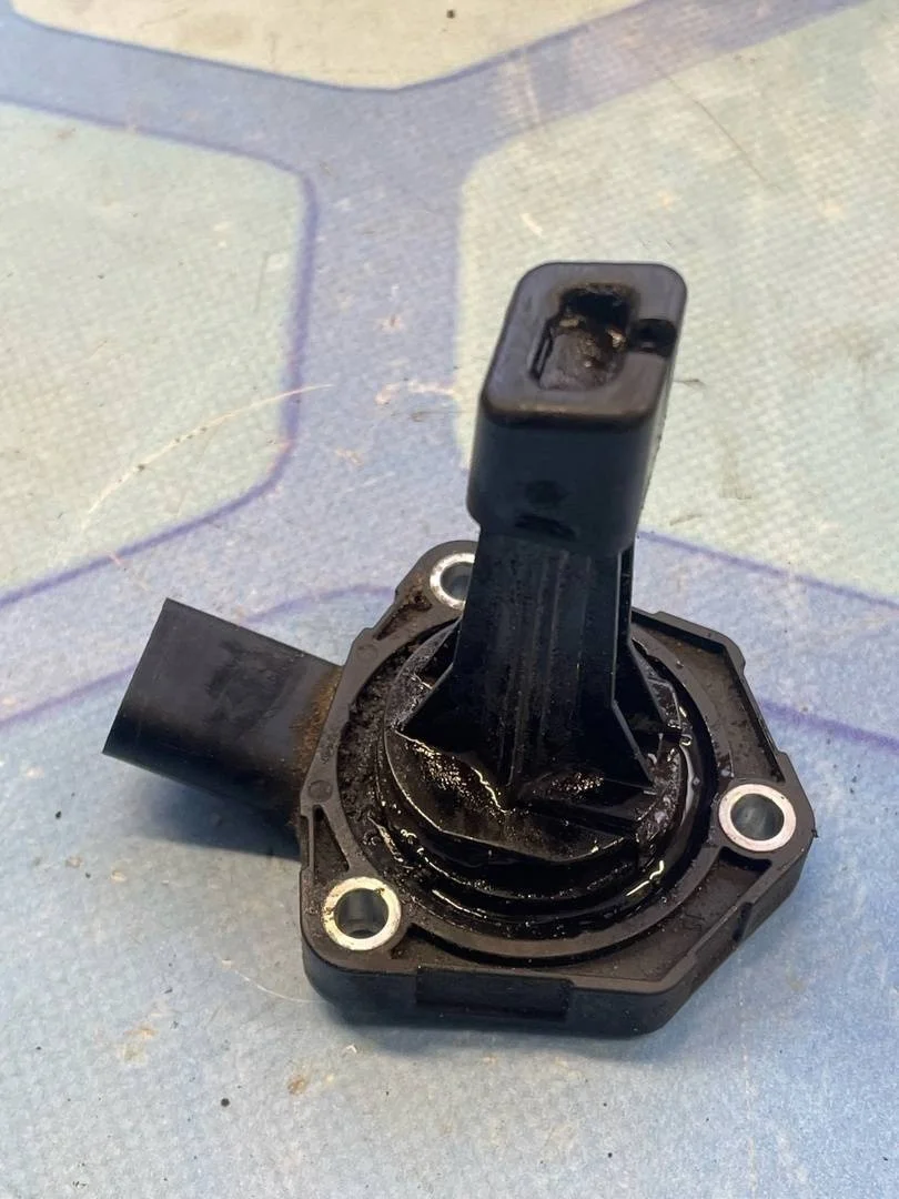 Датчик уровня масла Seat Altea 2004-2015