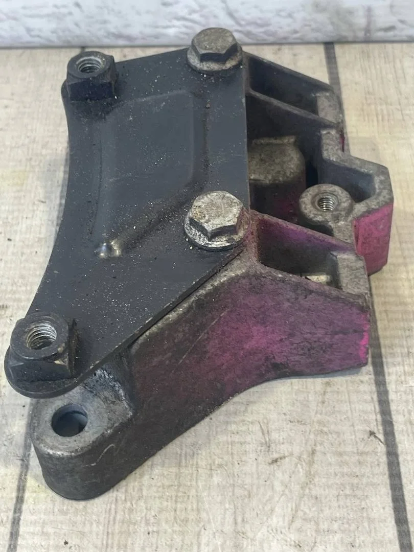 Кронштейн кпп Skoda Octavia 2004-2013 A5